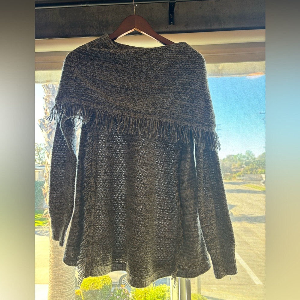 Knox Rose Charcoal Fringe Sweater